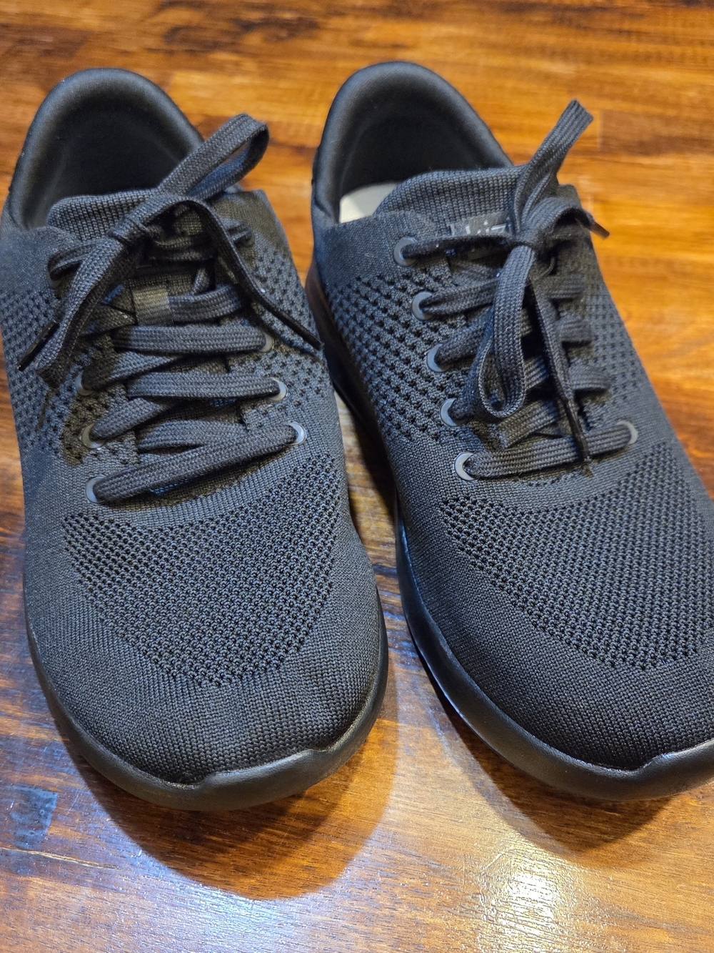 Kizik Lima WIDE Hands Free Shoe in Blackout Sz Mens 7W Womens 8.5w Comfort